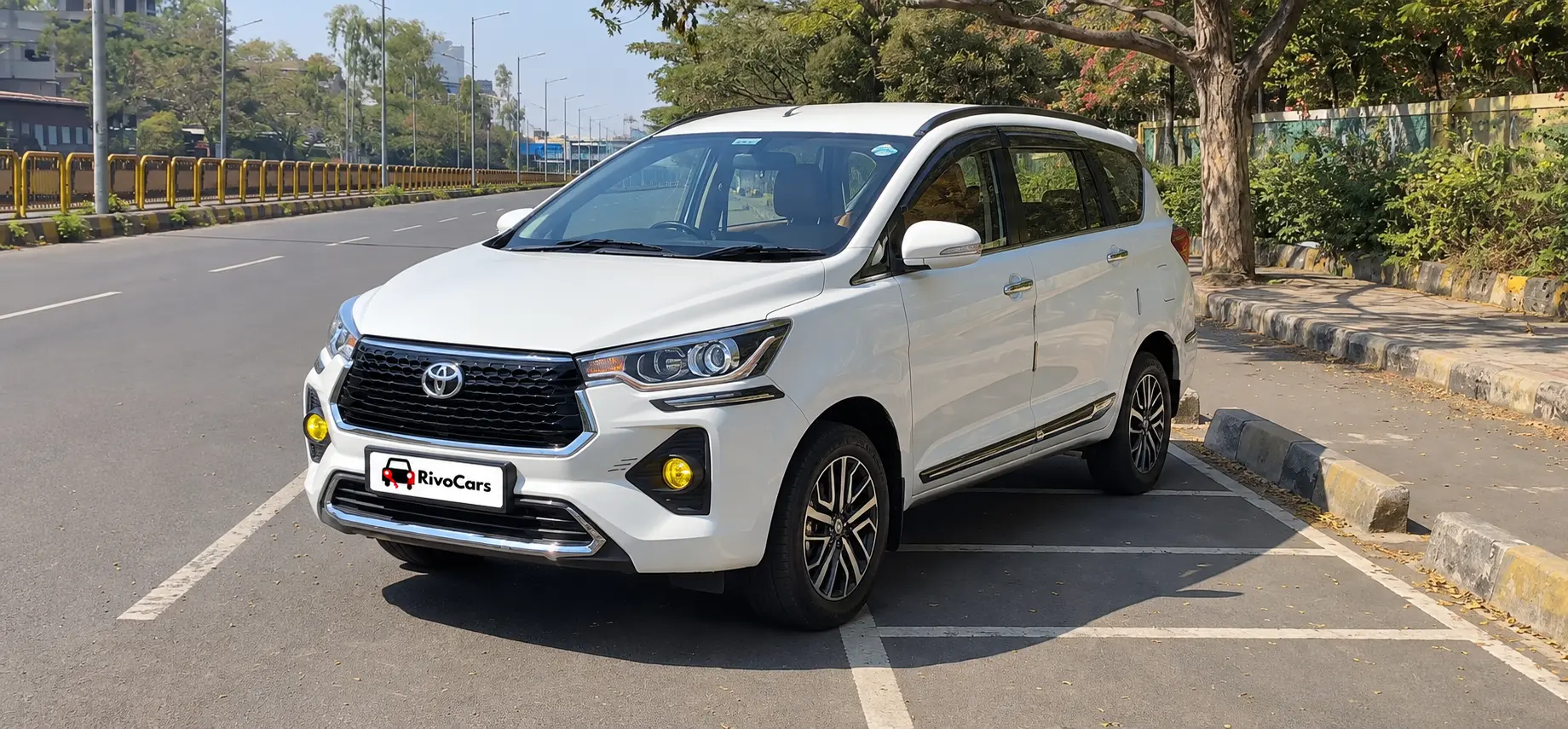 Toyota Rumion CNG 2025